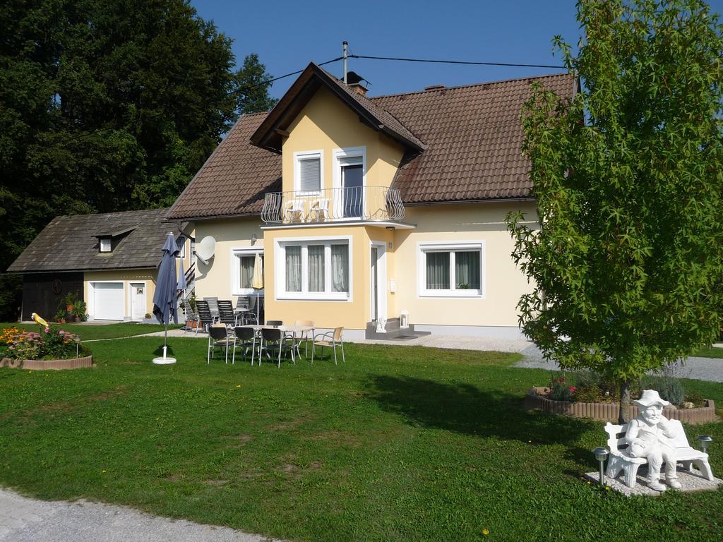 Ferienwohnungen Rasinger Schiefling am See Bagian luar foto